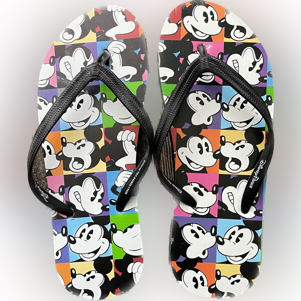 Woman’s Size 6 Disney Parks Micky Mouse Flip Flops NWOT